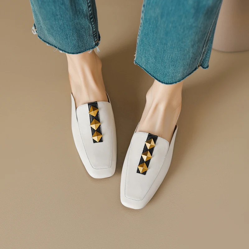 2023 Летние тапочки Женская обувь из натуральной кожи для женщин Квадратный носок Низкий каблук Мюли Элегантные сандалии Женщины Cover Toe Slides 1