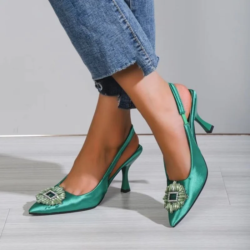 Новые сандалии для женщин Свадебная обувь Zapatillas Mujer Heels Женщины Хрустальная пряжка Горный хрусталь Сандалии на высоком каблуке Остроконечные лодочки 2