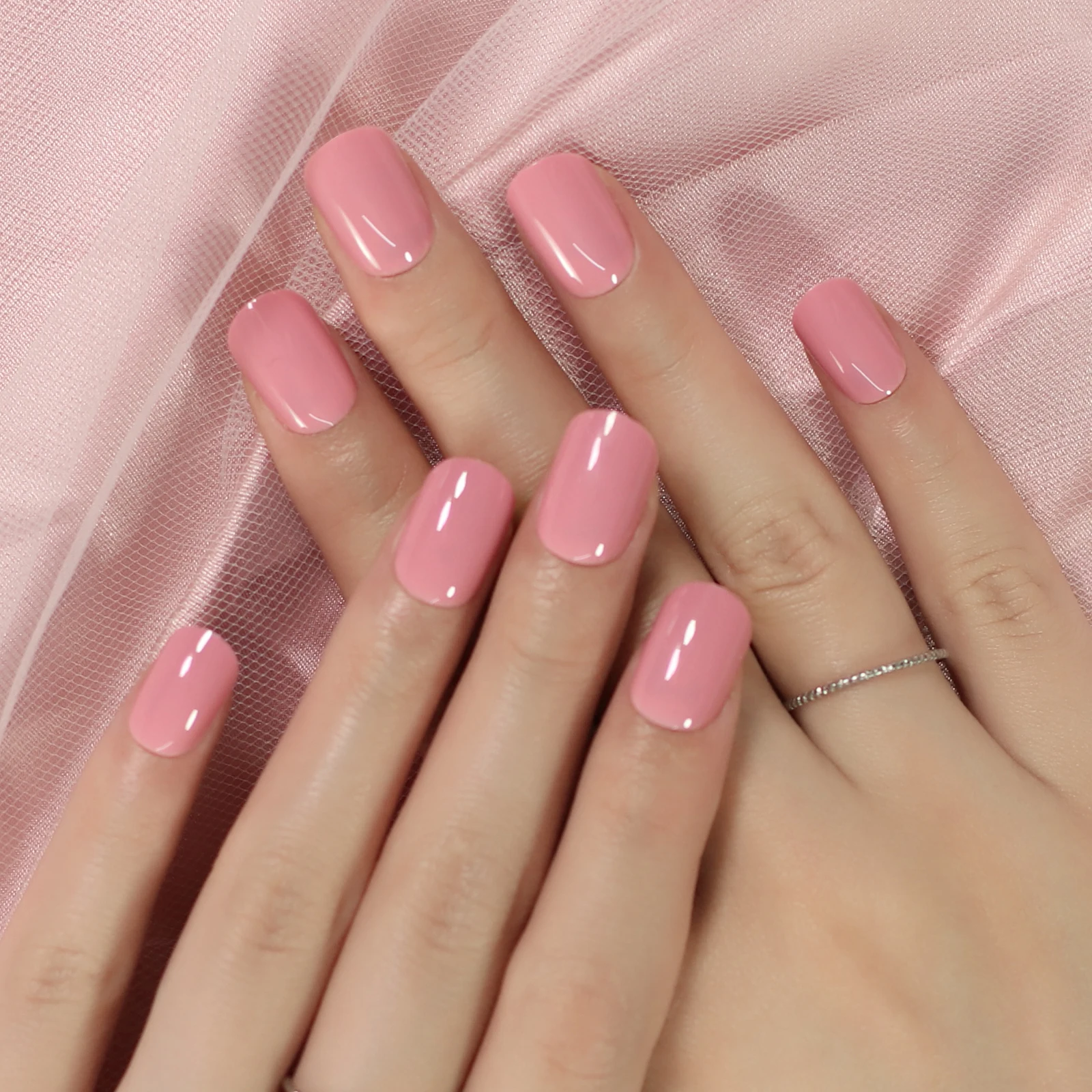  Чистый розовый цвет Светлое зеркало Gossy Ногти Squoval Накладные ногти - это маникюр оптом Полное покрытие Кончики для рук Короткая версия  4