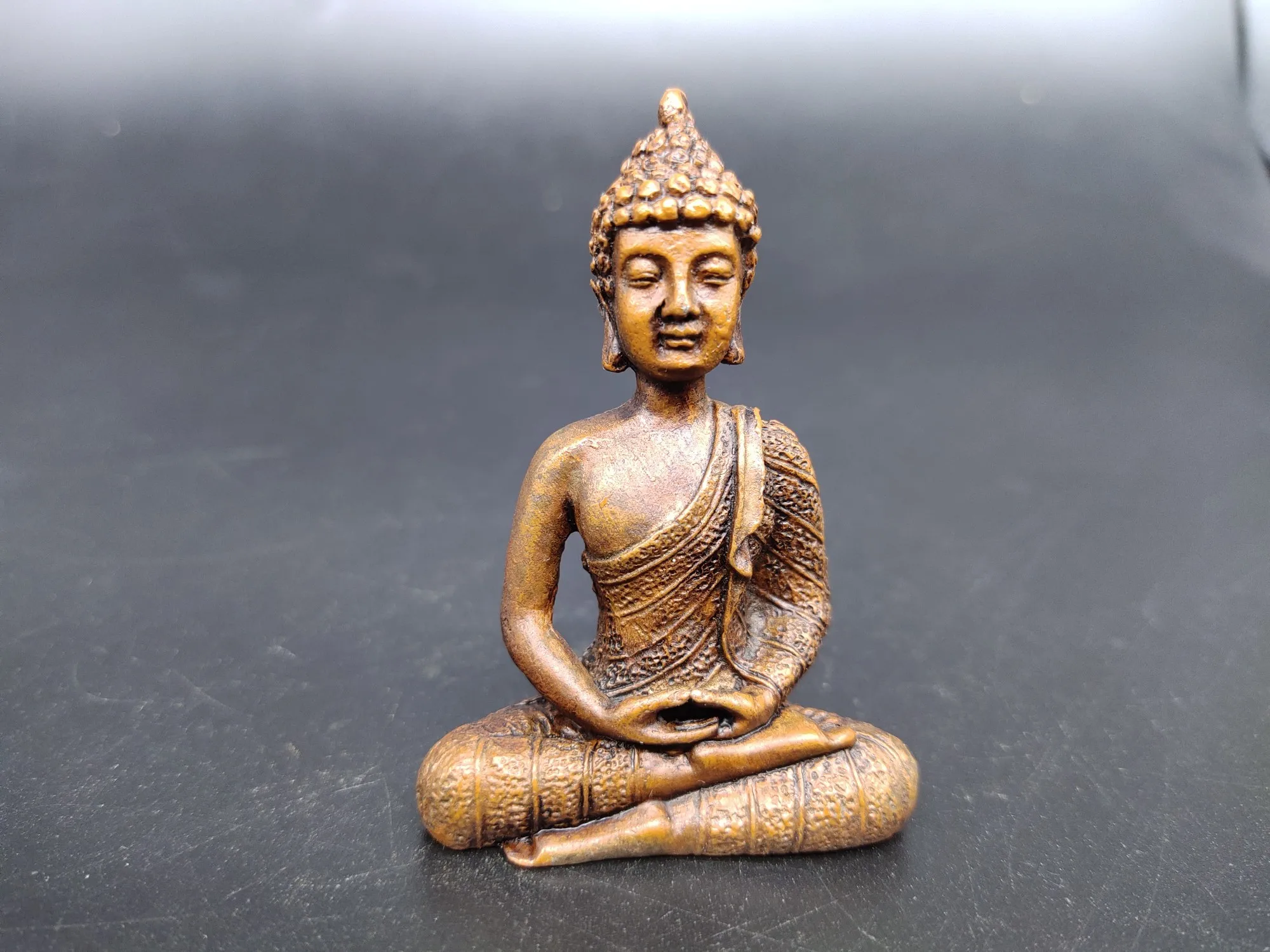 Случайная отправка КИТАЙ античная латунь фэншуй Сакьямуни маленький статуя Будды Металлические ремесла семейные украшения статуэтка pandent 5