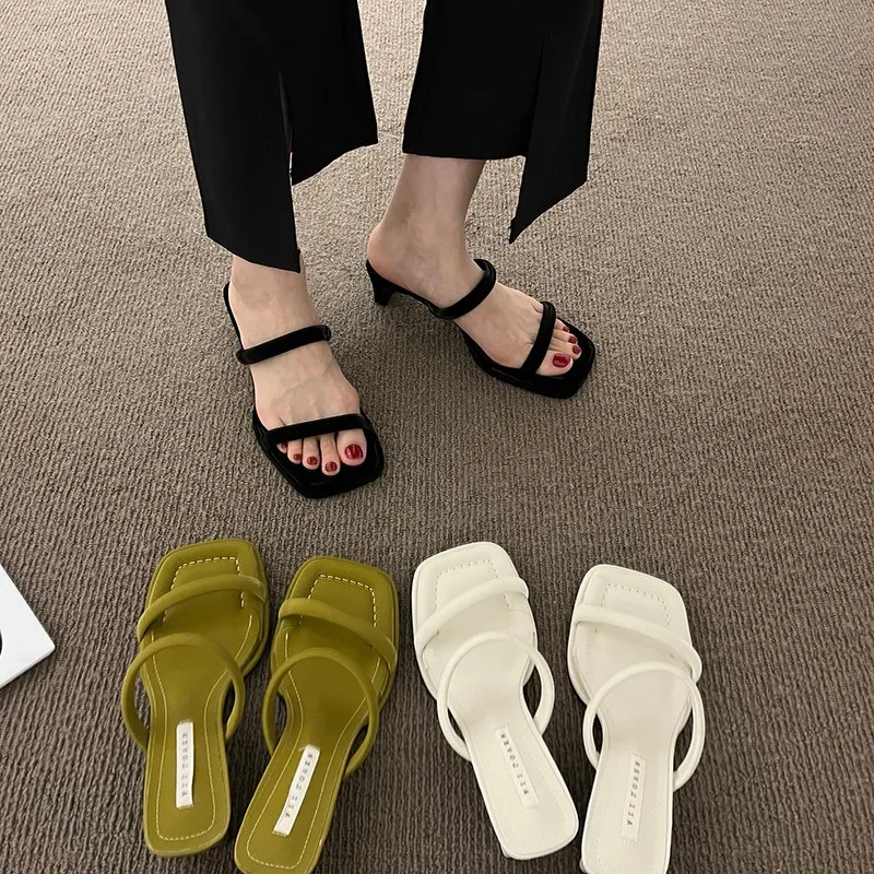 2023 Летние женские тапочки Мода На открытом воздухе Низкий носок Низкие каблуки Слайды Дамы Элегантный Высокое Качество Пляжный Отдых 1