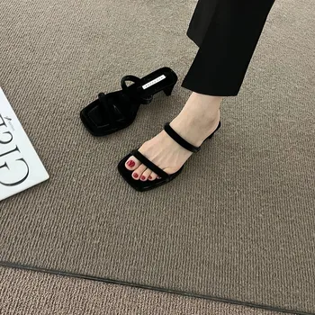 2023 Летние женские тапочки Мода На открытом воздухе Низкий носок Низкие каблуки Слайды Дамы Элегантный Высокое Качество Пляжный Отдых 3