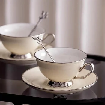 Senior sense Легкий роскошный набор кофейных чашек Изысканная английская чашка для послеобеденного чая с блюдцем Керамическая ретро-чашка с блюдцем Красивая подарочная коробка