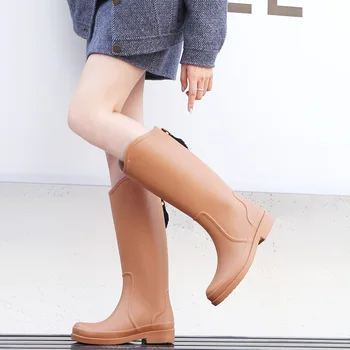 Высокие резиновые сапоги Женская мода Водонепроницаемая изолированная резиновая обувь Женщина Сад Рабочие галоши Бедро Высокие сапоги Zapatos Mujer 0