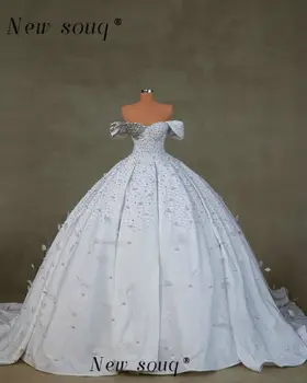 Дубай Бальное платье с открытыми плечами Атласные свадебные платья Украшенные жемчугом Перья Принцесса Роскошные свадебные платья на заказ