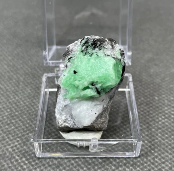 ЛУЧШИЙ! 100% натуральный зеленый изумруд минерал драгоценный камень образцы кристаллов драгоценного качества камни и кристаллы кристаллы кварца (размер коробки 3,4 см) 0