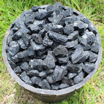 Нерегулярный черный природный турмалин Необработанная руда Драгоценный камень Образцы минералов Кристаллы Редектромагнитное излучение Двойка Эльгаусс