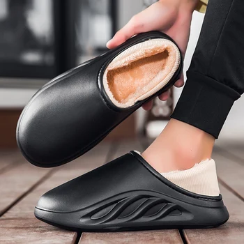 Новые зимние хлопковые тапочки Легкая теплая обувь для помещений Скольжение на короткие плюшевые сабо Водонепроницаемая садовая обувь с закрытым носком для мужчин