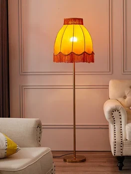 Французский ретро Royal Court Кисточка Торшер для гостиной Американский кабинет и спальня Прикроватная лампа 0